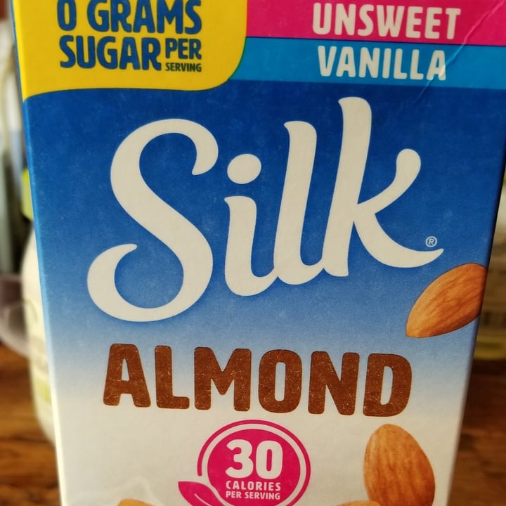 review photo of Silk Unsweetened Original Almond Milk shared by @aeharney on 05 May 2020 - review