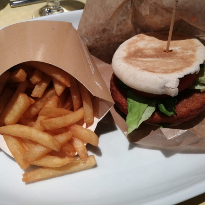 review photo of Ustaria 3 Valli Burger Vegetale shared by @itstheveggievet on 12 Dec 2021 - review