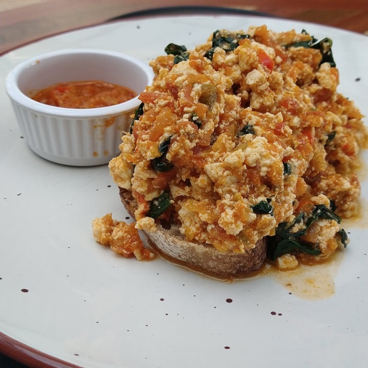 review photo of Hervíboro Cocina Vegana Tostada de tofu shared by @danielalopez on 23 Nov 2020 - review