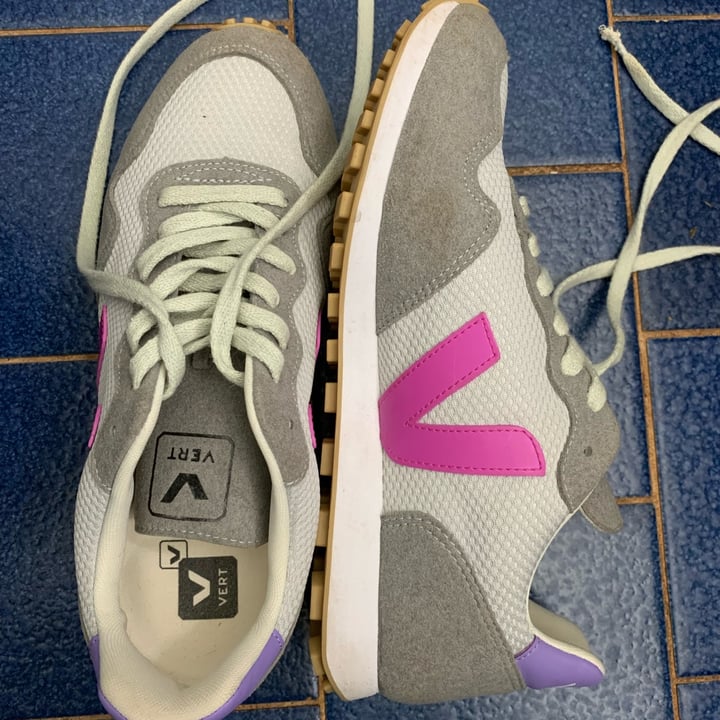 photo of vert Sneakers shared by @ccmc79 on  20 May 2022 - review