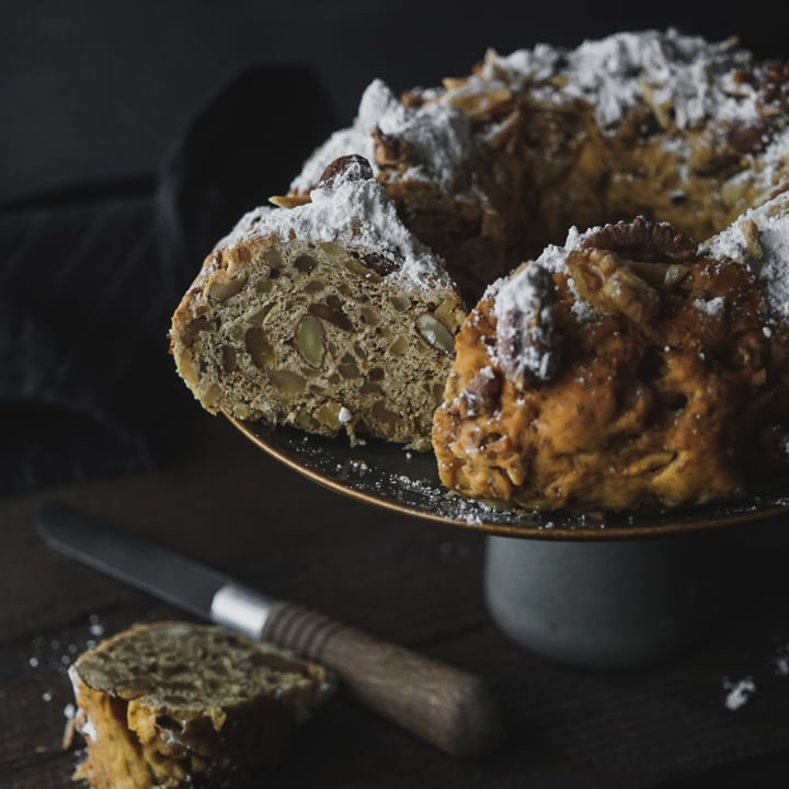 photo of Cravo e Canela Pastelaria Bolo Rei de Chocolate shared by @tavegangirl on  30 Apr 2021 - review