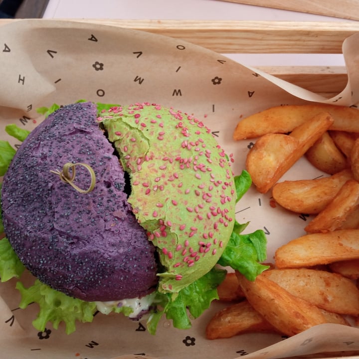 photo of Flower Burger Roma Elf Burger shared by @betu on  22 Dec 2021 - review