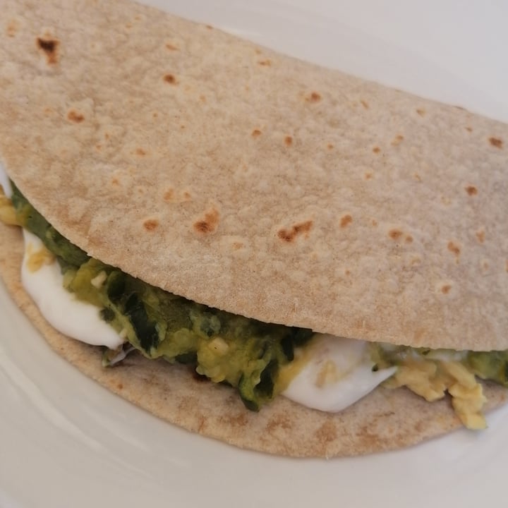 photo of Bottega Vegana Piadina Con Avocado E Stracchino Vegetale shared by @anitacampana on  06 Apr 2022 - review