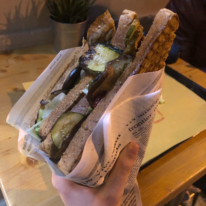 photo of Toastamore Toast vegano shared by @emanuelalauriola on  17 May 2022 - review