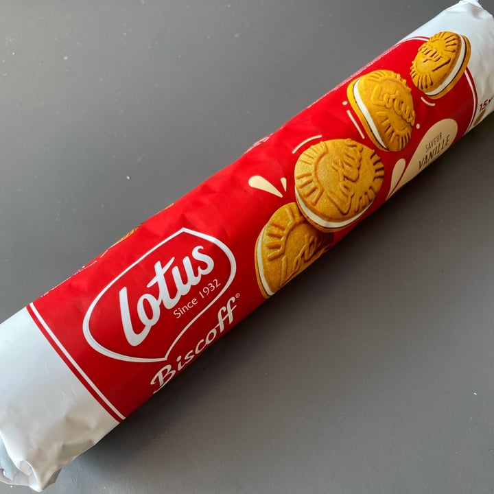 photo of Lotus Biscoff Speculoos Sandwich Cookie shared by @lindagr on  17 Oct 2021 - review