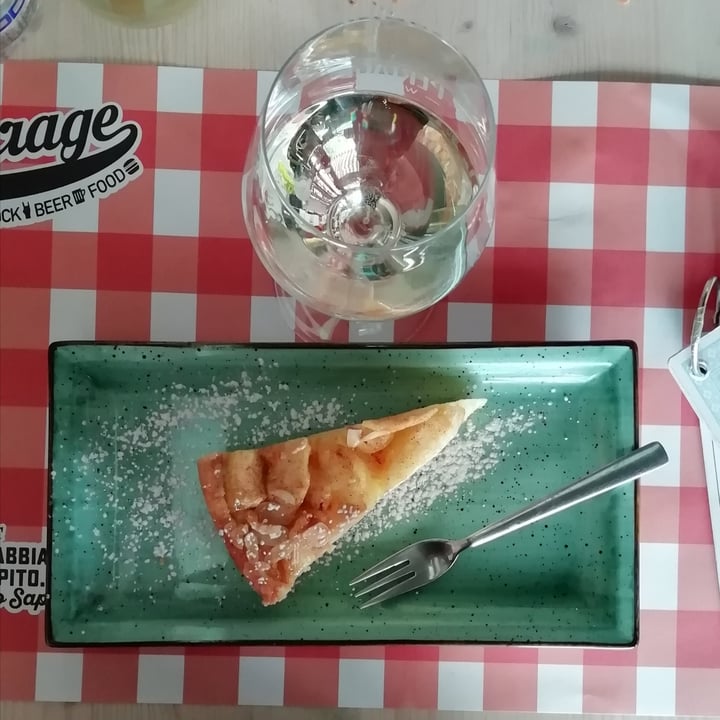 photo of Garage Pub Apple Pie shared by @miocillo0 on  17 Jul 2022 - review