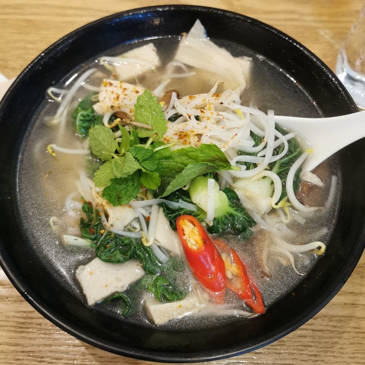 photo of Green BA Chicken Mushroom Pho (Soup) shared by @ycarolyn on  12 Jun 2022 - review