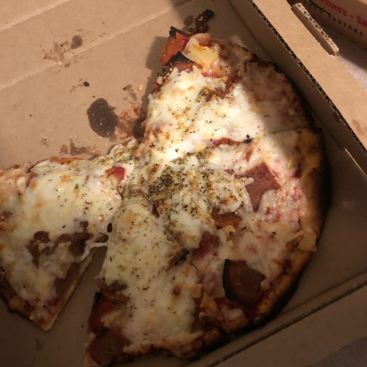 photo of Parkway Pizza Northeast Vegan Hawaiian Pizza shared by @annettej on  16 Dec 2021 - review