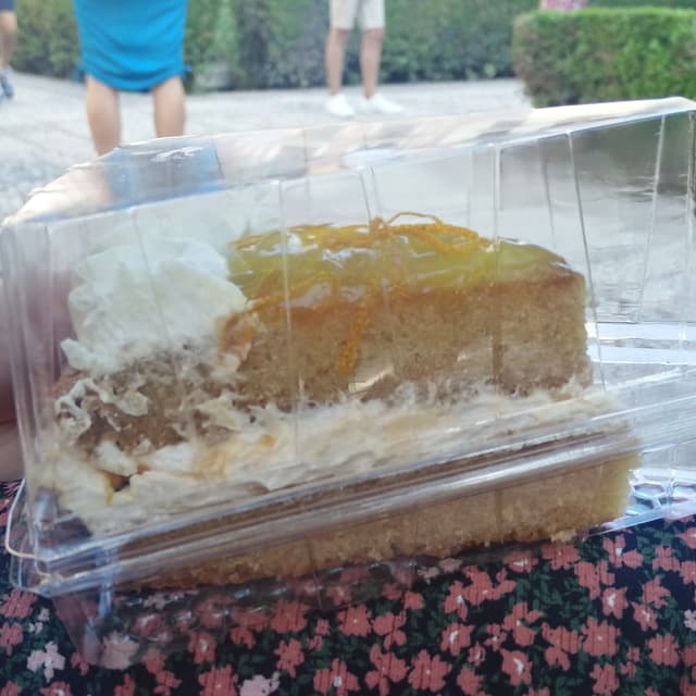 Foto del piatto “Tarta de limón y maracuya”