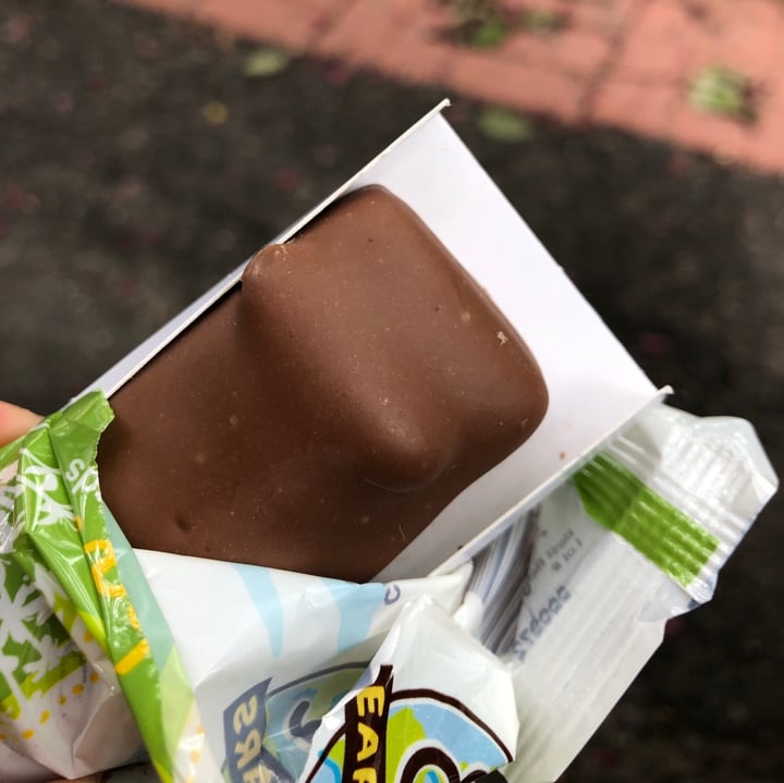 photo of Eli's Earth Bars Eli’s Earth Bars Celebrate Bar shared by @katiewink on  23 May 2020 - review