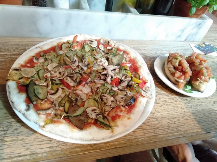 photo of Vapiano Albert Lane Vegan Pizza shared by @sammijo111 on  09 Nov 2019 - review