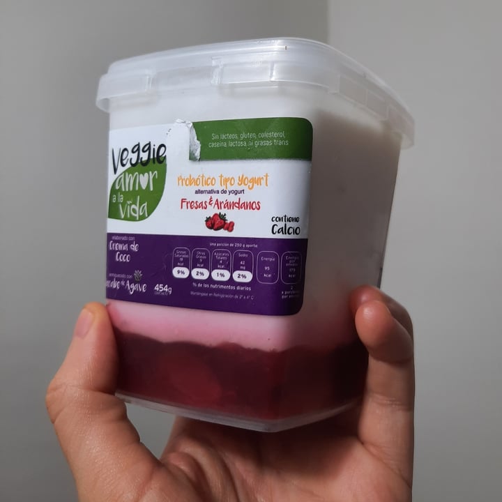 review photo of Veggie Amor a la Vida Probiótico tipo Yogurt Fresas Y Arándanos shared by @greasy-vegan on 18 Oct 2020 - review