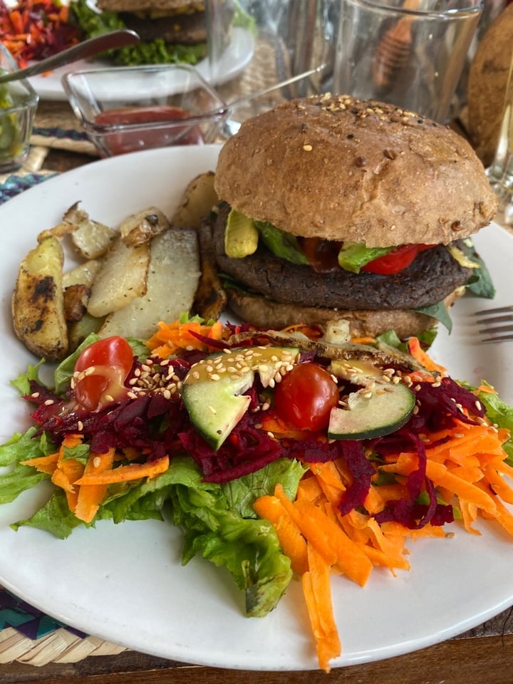 photo of Cinnamon Veggie hamburguesa shared by @natfguerra on  24 Dec 2019 - review