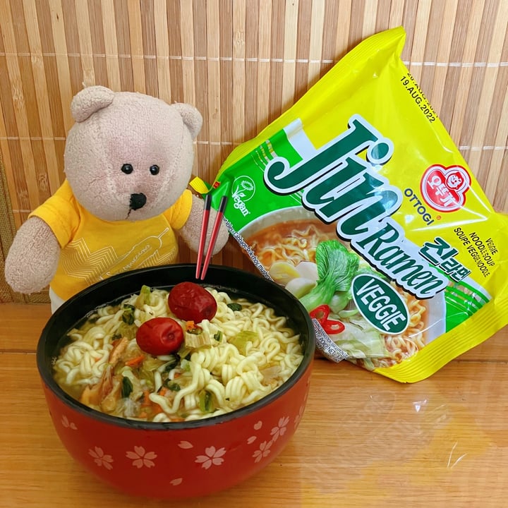 photo of OTTOGI Jin Veggie Ramen Veggie Ramen shared by @leechin3102 on  19 Mar 2022 - review