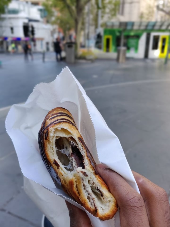 photo of Weirdoughs (Temporarily Closed) Chocolate Croissant shared by @hownowbrownkow on  02 Apr 2019 - review