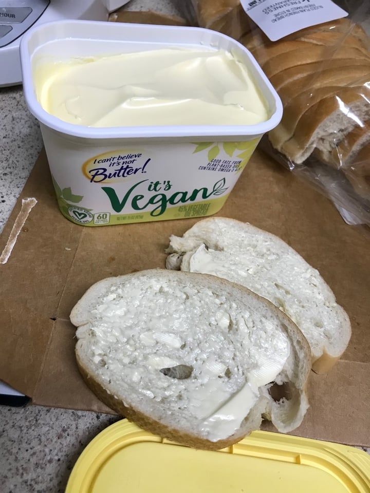 photo of I Can't Believe It's Not Butter! I Cant Believe Its Not Butter! It’s Vegan (45% Vegetable Oil Spread) shared by @curvycarbivore on  11 Dec 2019 - review