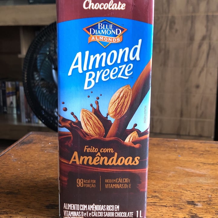 photo of Blue Diamond Almond breeze Unsweetened Chocolate shared by @priscillabessi on  15 May 2022 - review