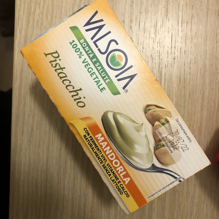 review photo of Valsoia Pistacchio Mandorla shared by @ilmondodici on 10 Jul 2022 - review
