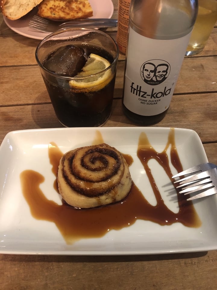 review photo of La Oveja Negra taberna vegana. Cinnamon Rolls shared by @mariuca18 on 11 Apr 2020 - review