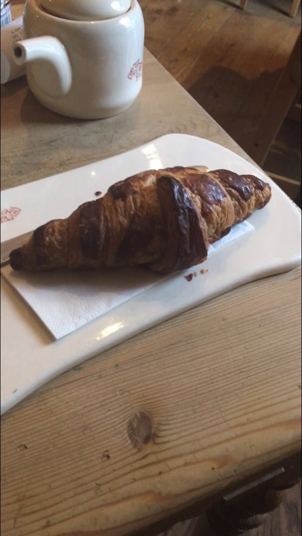 review photo of Le Pain Quotidien Vegan Croissant shared by @plantbasedhippie on 07 Feb 2020 - review