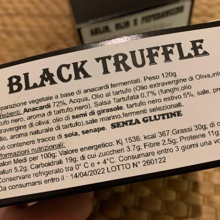 photo of Il CashewFicio Black Truffle shared by @ilaveg on  07 Apr 2022 - review