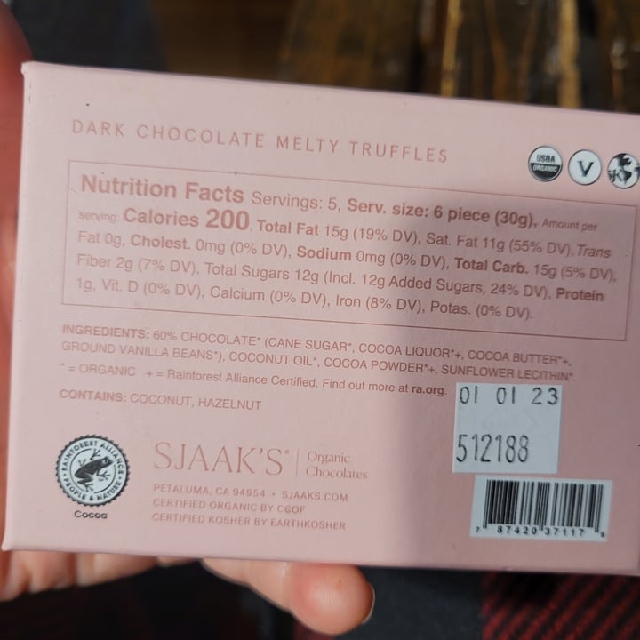photo of Sjaak’s Organic Chocolates Dark chocolate melty truffles shared by @laurelolson88 on  30 Jan 2022 - review