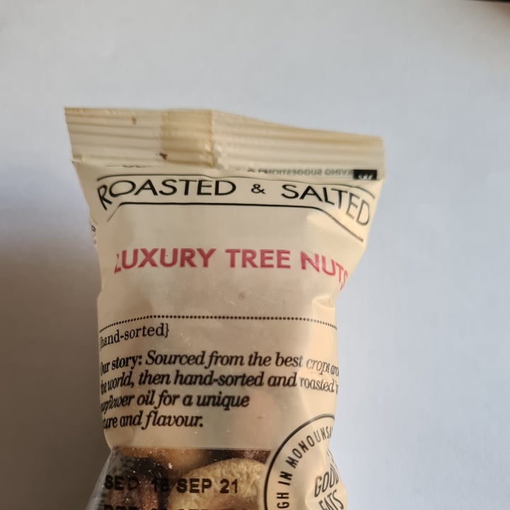 review photo of Woolworths Food Luxury tree nuts shared by @nursingg7 on 28 Apr 2021 - review