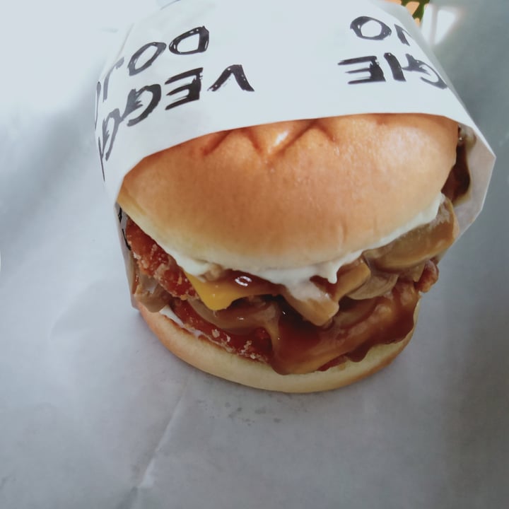 photo of Veggie Dojo Marvellous Mushroom Double Cheeseburger shared by @veganspicegirl on  13 Sep 2020 - review