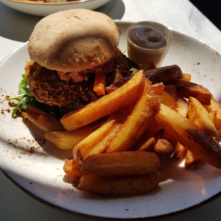 review photo of Kverneriet Tønsberg Vegan Good Karma Burger shared by @perro37 on 04 Jul 2021 - review
