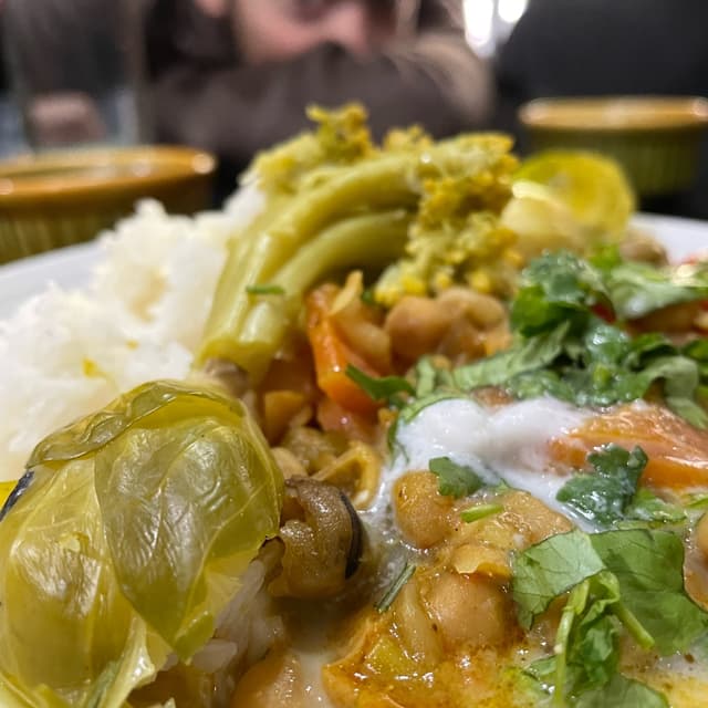 菜肴“Curry Oriental Con Arroz”的照片