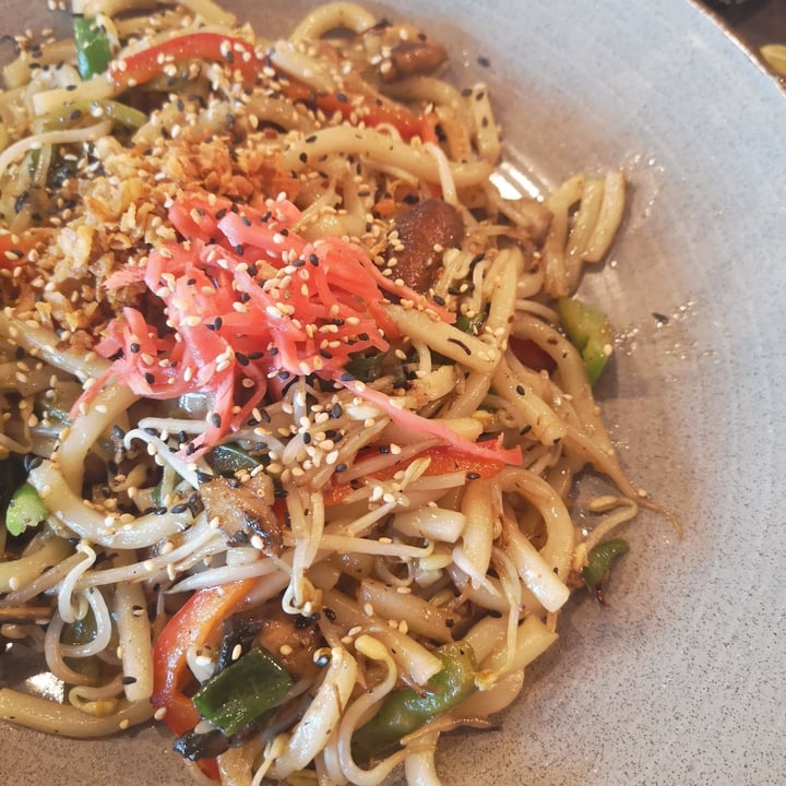 photo of Wagamama Yaki udon con verdure e funghi shared by @daisycat on  14 Mar 2022 - review