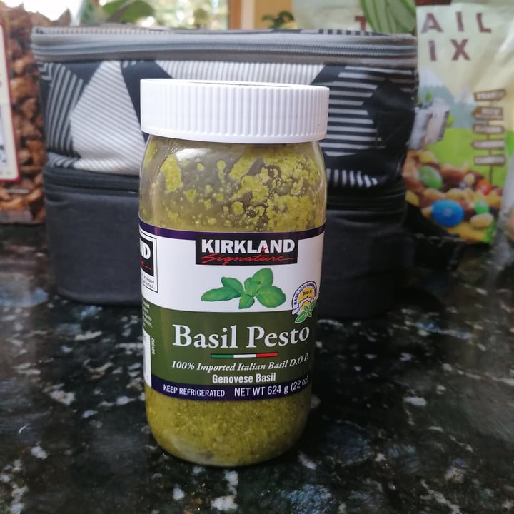 photo of Kirkland Signature Basil Pesto shared by @paquitafelipa on  16 Mar 2022 - review