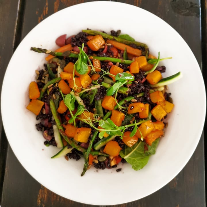 review photo of The Landing Village Deli & Coffee Shop Vegan Salad shared by @itsveganjoburg on 20 Feb 2022 - review