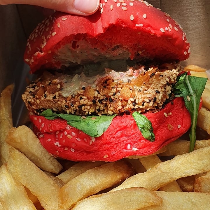 review photo of Pola Baxar Hamburguesa "Pan De Remolacha" shared by @anaentraigas on 09 May 2022 - review