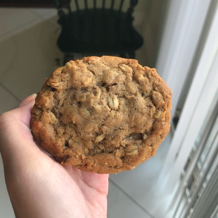photo of Sprouts Farmers Market Oatmeal raisin cookies shared by @merylg4v on  30 Jul 2022 - review