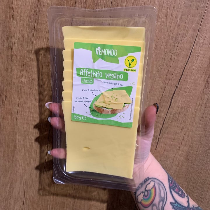 photo of Vemondo Affettato Vegano Classico shared by @kellyaifornelly on  24 Jan 2022 - review