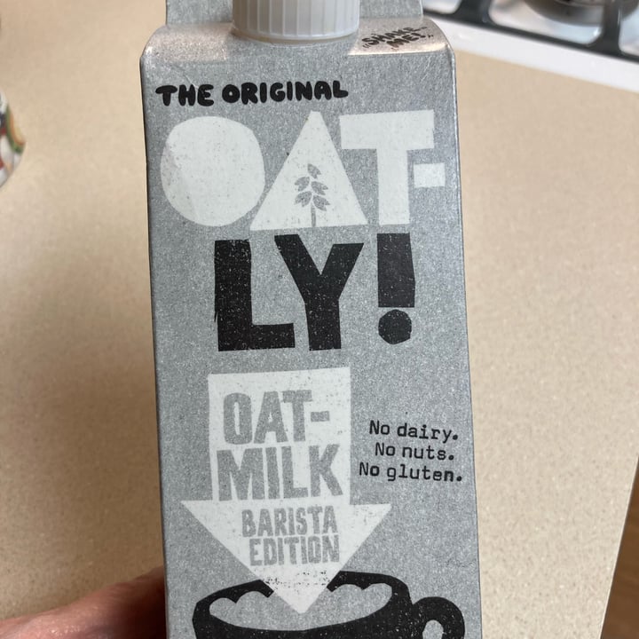 photo of THE ORIGINAL OAT-LY! Oatly  Barista Edition shared by @jlnomeatplease on  11 May 2022 - review