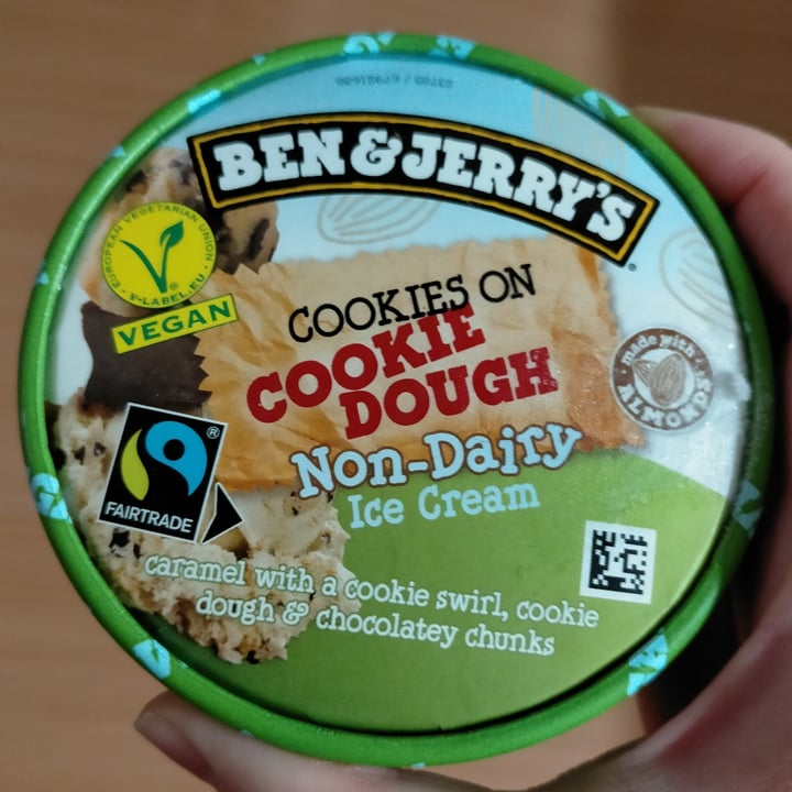 review photo of Ben & Jerry's Chocolate Chip Cookie Dough Non-Dairy Frozen Dessert shared by @labelavegan on 04 Feb 2021 - review