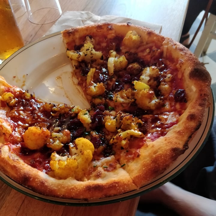 photo of Takeaway Pizza Spiced Cauliflower Pizza With Vegan Cheese shared by @melbournevegan on  14 Feb 2022 - review