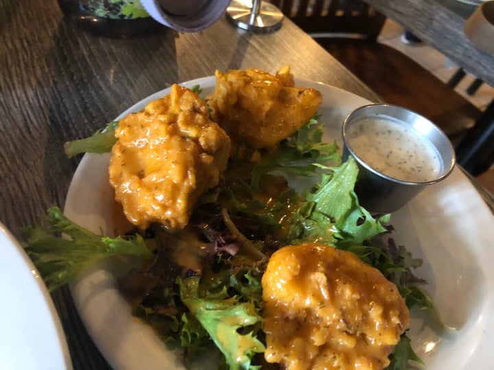 photo of Kitchen 17 Buffalo Wings shared by @elizabeth on  04 Nov 2018 - review