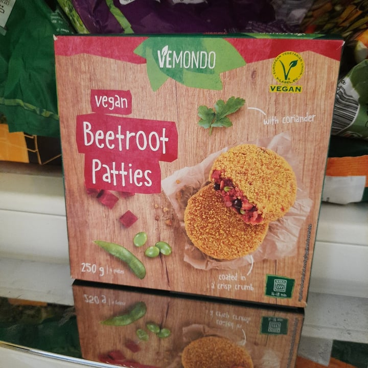 review photo of Vemondo 2 vegan beetroot burgers shared by @asjacolombo on 06 Apr 2022 - review