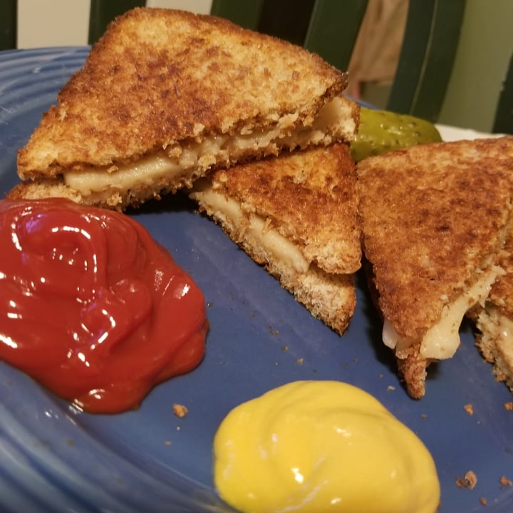 review photo of Daiya Daiya Smoked Gouda shared by @lexi-pie on 22 Nov 2021 - review