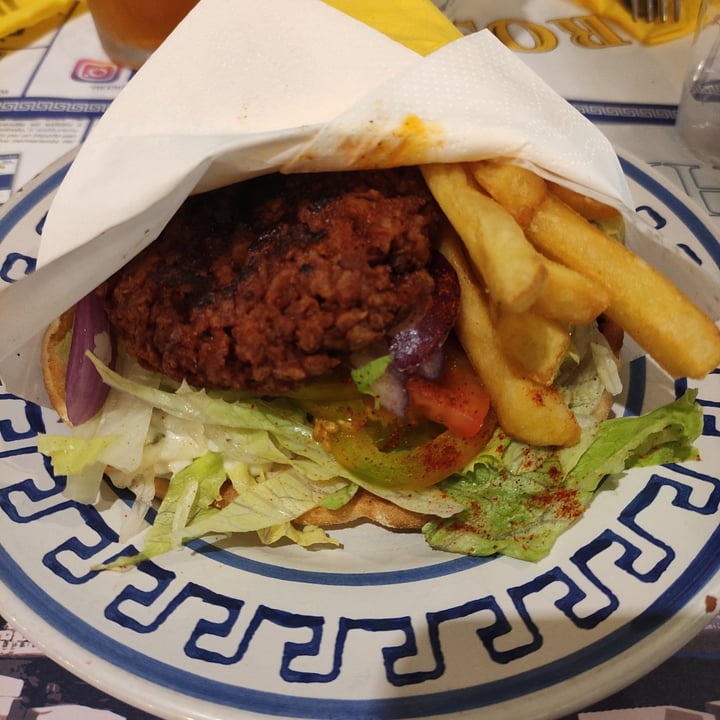 photo of Gyrosteria Yannis - Centro Città Pita Burger Vegan shared by @ilariachillea on  16 Oct 2022 - review