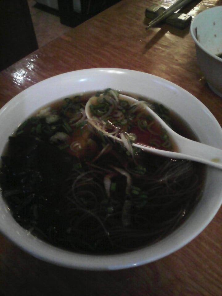 photo of V Ramen Caldo shoyu ramen con fideos de arroz shared by @israelt on  03 Mar 2020 - review