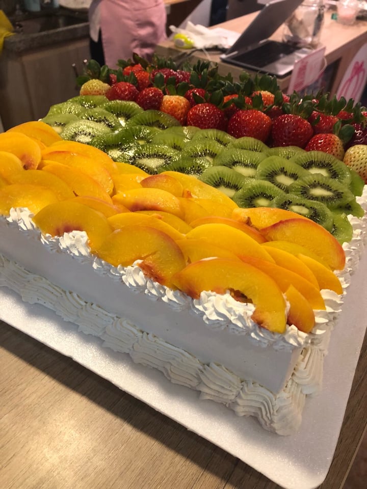 review photo of Frambuesa Pastelería Vegan Torta con frutas shared by @nataliaherrera on 26 Aug 2019 - review