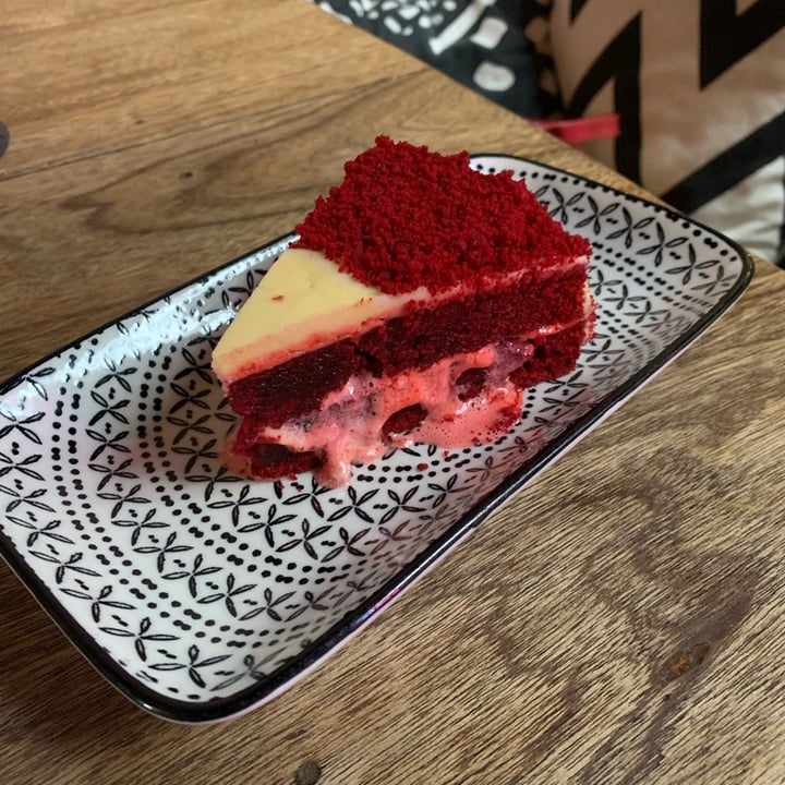photo of The Hungry Tapir Red Velvet Cake shared by @jashment on  25 Dec 2021 - review