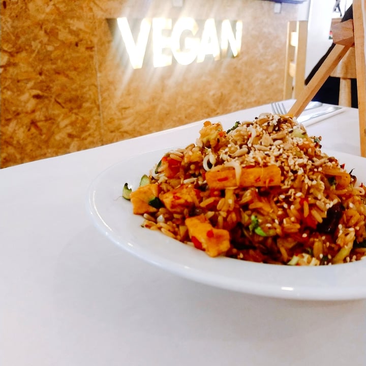 photo of Caballete & Berenjena Vegan Food Arroz thai shared by @mariospinac on  03 Nov 2020 - review