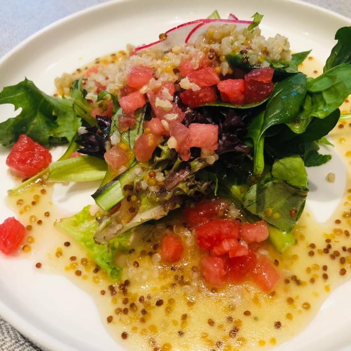 photo of Elemen @ HarbourFront Quinoa salad shared by @onetwothree on  21 Jul 2022 - review