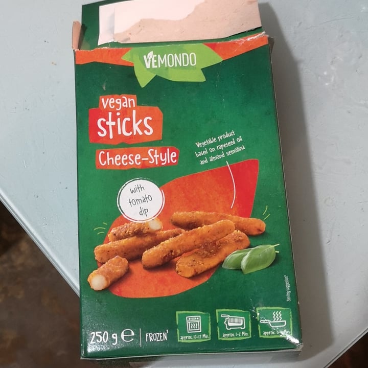 photo of Vemondo Tiras de queso shared by @veganaborroka on  15 Oct 2021 - review