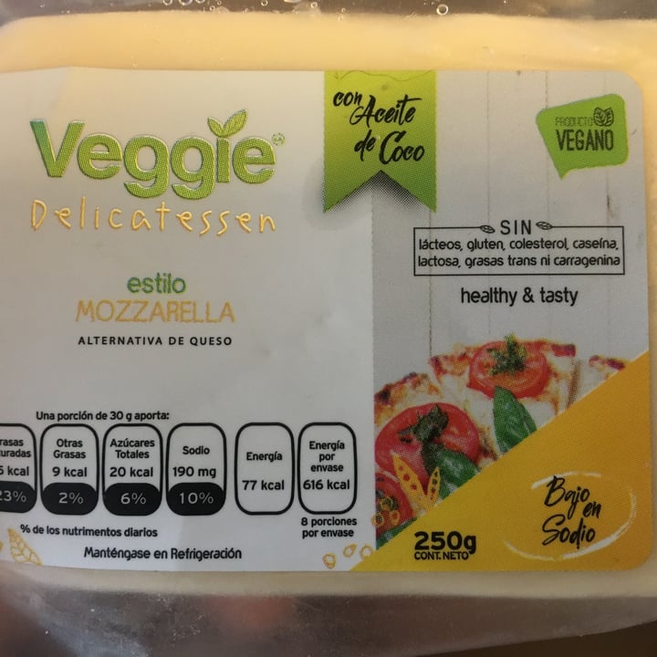 review photo of Veggie Delicatessen Alternativa al Queso Estilo Mozzarella shared by @daniadame on 10 Nov 2020 - review